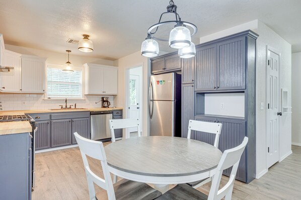 House (2 Bedrooms) | Interior - Updated Home w/ Yard ~ 14 Mi to Quartz Mountain! (Mangum)