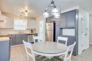 House (2 Bedrooms) | Interior