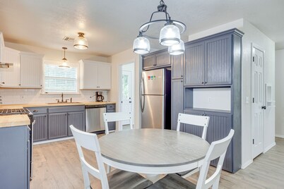 更新之家带院子 ~ 距离石英山14英里！