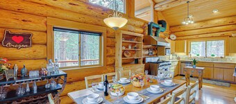 Bend Getaway With Cozy Fireplace