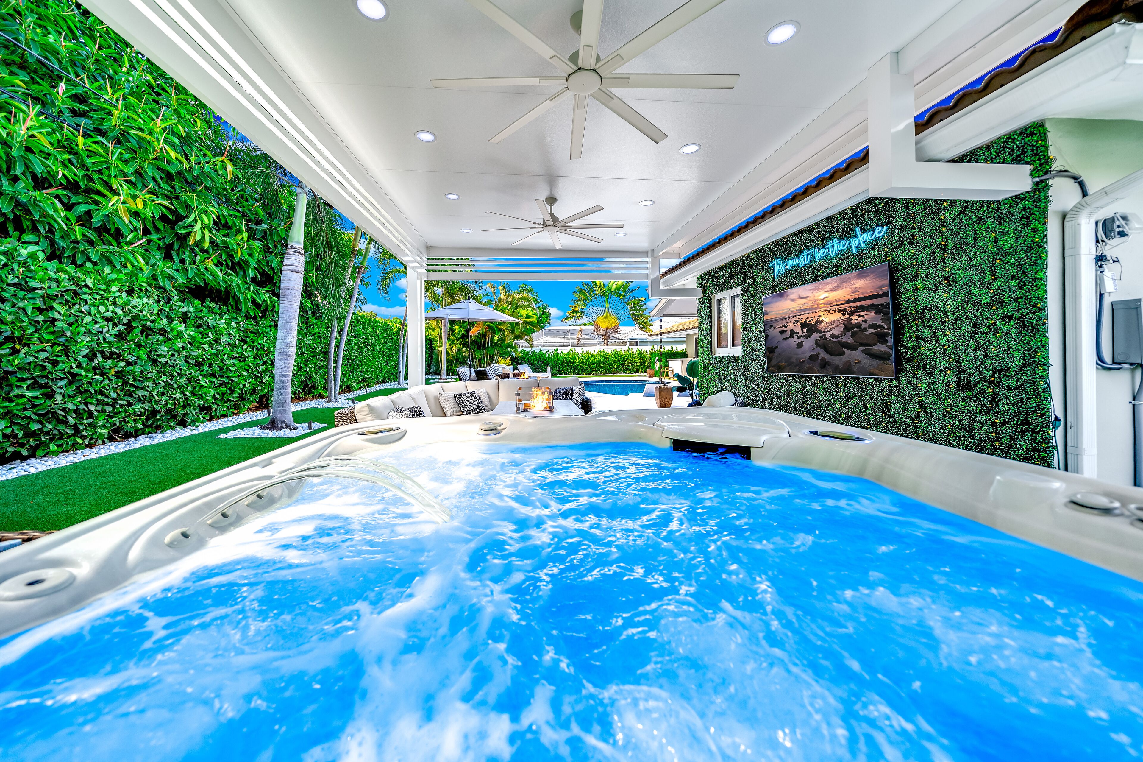 Piscina all'aperto, una piscina riscaldata