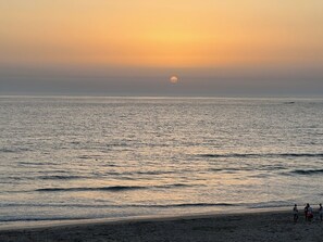 Beach - Ocean facing cozy spot. A painting-like stay, brimming with light and fresh air. (Fão)