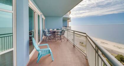 Beachfront Gulfport Vacation Rental w/ Balcony!