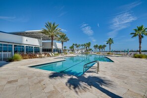 Outdoor pool - Luxe Resort Condo - 2 Mi to Daytona Beach! (Holly Hill)