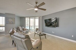 TV, table tennis, books - Luxe Resort Condo - 2 Mi to Daytona Beach! (Holly Hill)