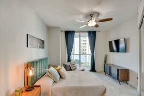 Apartment (3 Bedrooms) | 3 bedrooms, laptop workspace, iron/ironing board, bed sheets - Luxe Resort Condo - 2 Mi to Daytona Beach! (Holly Hill)