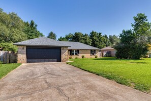 House (3 Bedrooms) | Interior - Gulf Breeze Oasis w/ Patio, Grill & Beach Chairs (Gulf Breeze)
