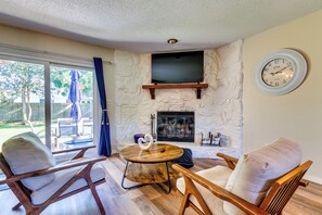 House (3 Bedrooms) | Interior - Gulf Breeze Oasis w/ Patio, Grill & Beach Chairs (Gulf Breeze)