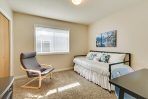 House (3 Bedrooms) | Interior - Portland Area Retreat in North Wine Country! (Tualatin)