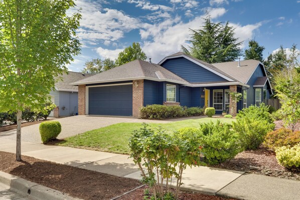 House (3 Bedrooms) | Front of property