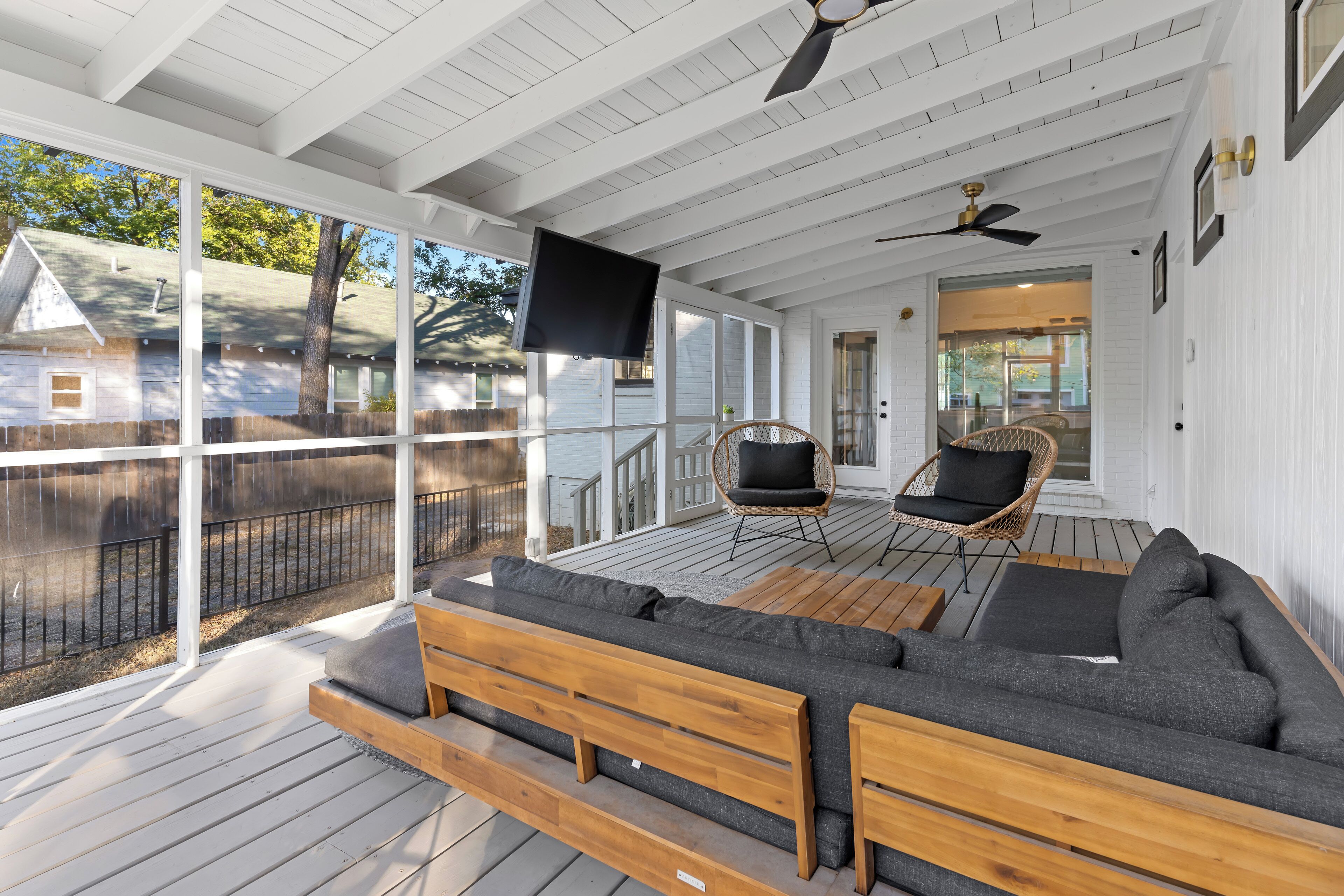 المنشأة من الداخل