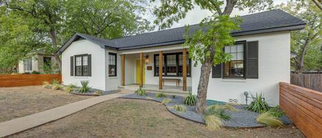 House (3 Bedrooms) | Front of property
