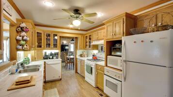 Rumah (4 Bedrooms) | Interior