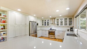 Unclassified image, 5 of 29, button - Bend Vacation Rental w/ Hot Tub & Patio! (Bend)
