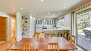 Unclassified image, 3 of 29, button - Bend Vacation Rental w/ Hot Tub & Patio! (Bend)