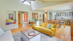 Unclassified image, 4 of 29, button - Bend Vacation Rental w/ Hot Tub & Patio! (Bend)