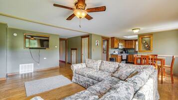 House (4 Bedrooms) | Interior