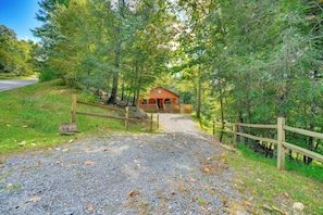 House (2 Bedrooms) | Interior - Mtn View + Fire Pit: Pet-friendly Woodlawn Cabin! (Woodlawn)