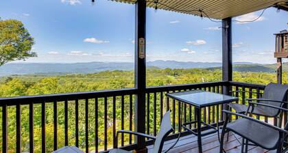 Hike, Ski & Fish! Sunset-view Condo in Beech Mtn