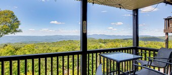 Hike, Ski & Fish! Sunset-view Condo in Beech Mtn