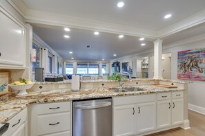 Apartment (2 Bedrooms) | Interior - Luxury Lakefront Hot Springs Condo w/ Pools! (Hot Springs)