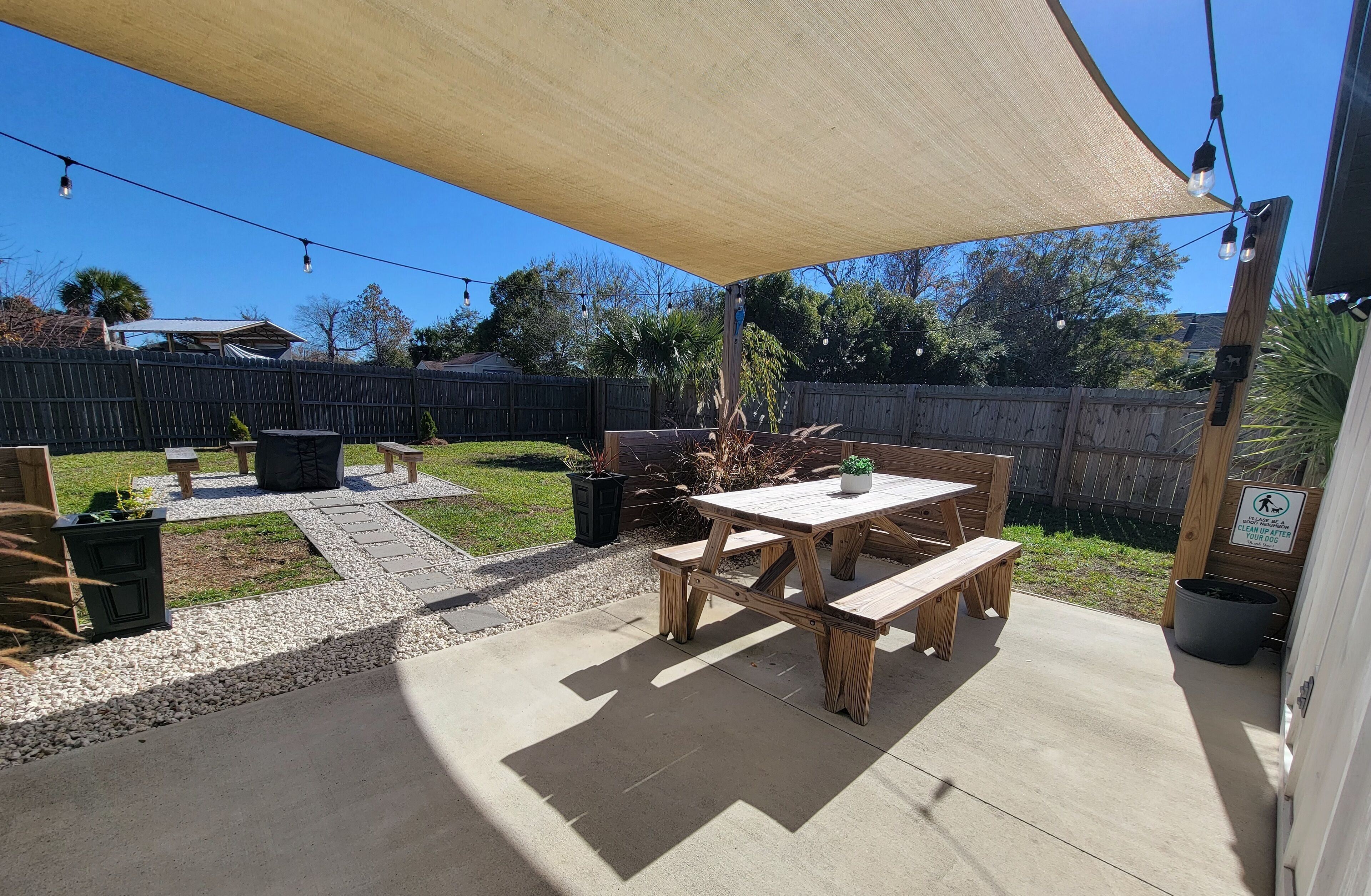 Outdoor dining