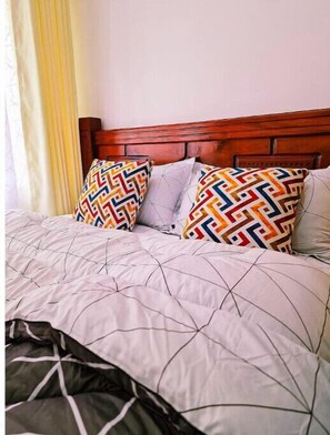 1 chambre, fer et planche à repasser, Wi-Fi gratuit, draps fournis