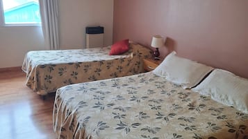 1 habitación, wifi y ropa de cama