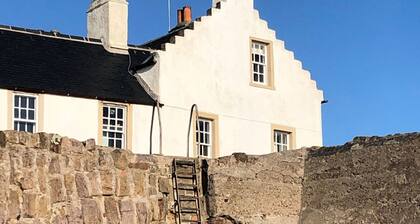 Merchant's House- stunning seaview period home