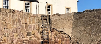 Merchant's House- stunning seaview period home
