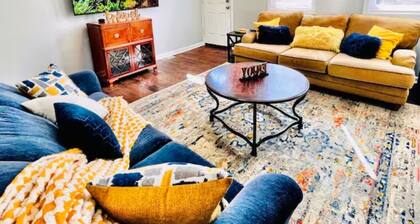 WALK to ACRISURE & PNC Park + FREE Private Park 2 King beds/3 BA Sleeps 6