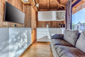 Apartment | 2 bedrooms - Loli in Jezera With 2 Bedrooms and 1 Bathrooms (Tisno)