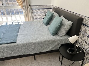 6 quartos, ferros/tábuas de passar roupa, Wi-Fi, roupa de cama