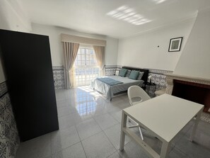 6 bedrooms, iron/ironing board, WiFi, bed sheets - Shared house with 2 bathrooms (Arrentela)
