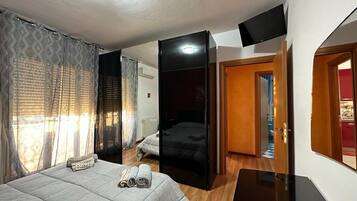 2 Schlafzimmer, Bügeleisen/Bügelbrett, Bettwäsche