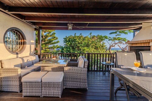 Oceanfront villa-Amarilla Breeze