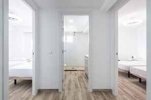 3 dormitorios, tabla de planchar con plancha, wifi gratis y ropa de cama