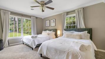 3 bedrooms, desk, WiFi, bed sheets