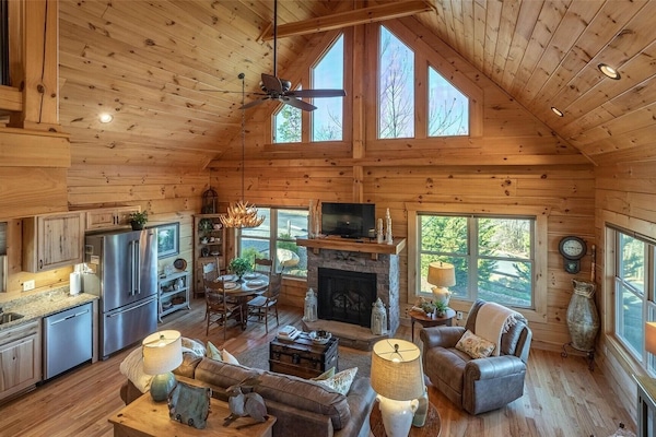 Open Floorplan Kitchen and Living Area