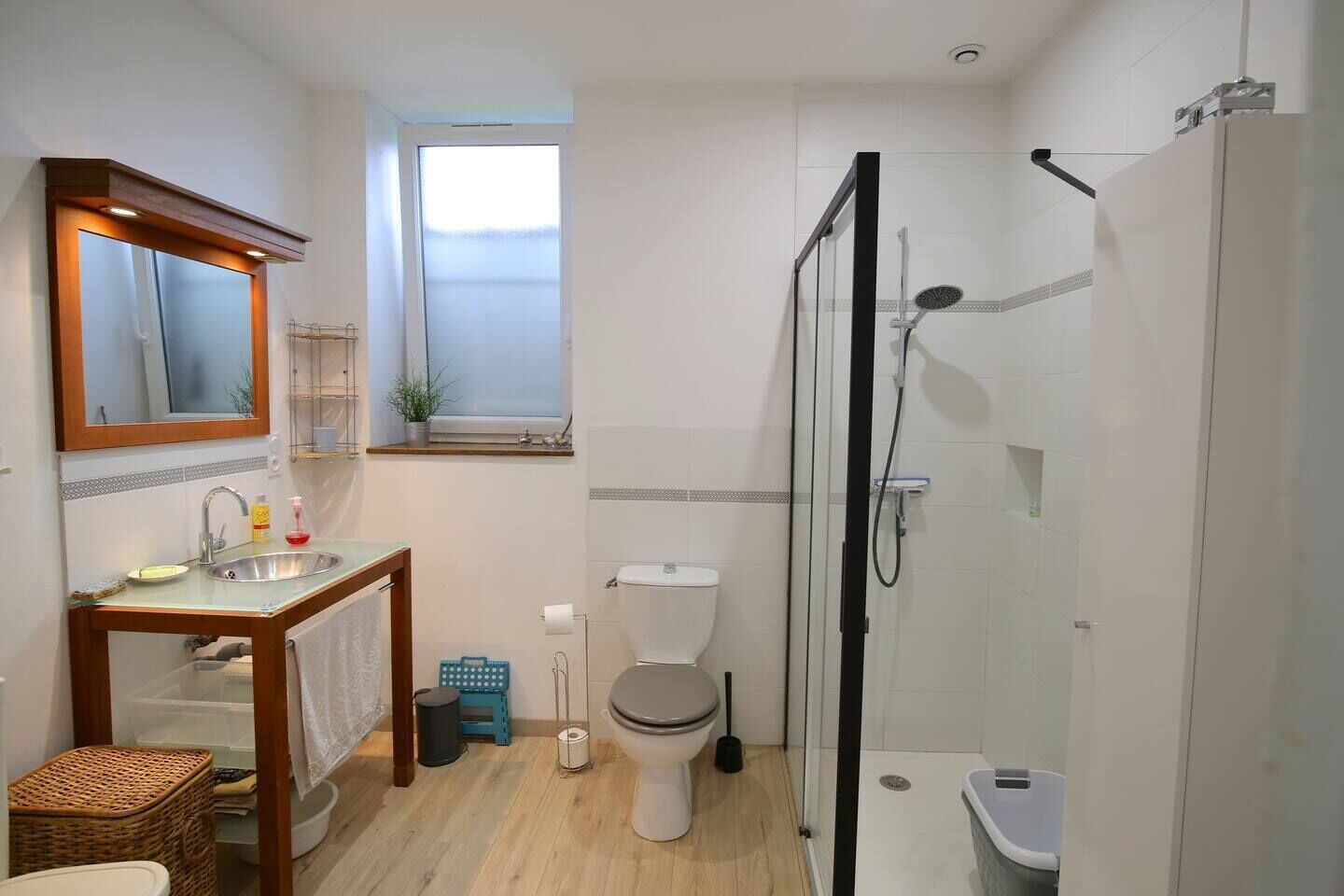 Hair dryer, towels, soap, shampoo