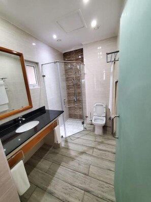 Bathroom - Voilà Beau Vallon (Mahé Island)