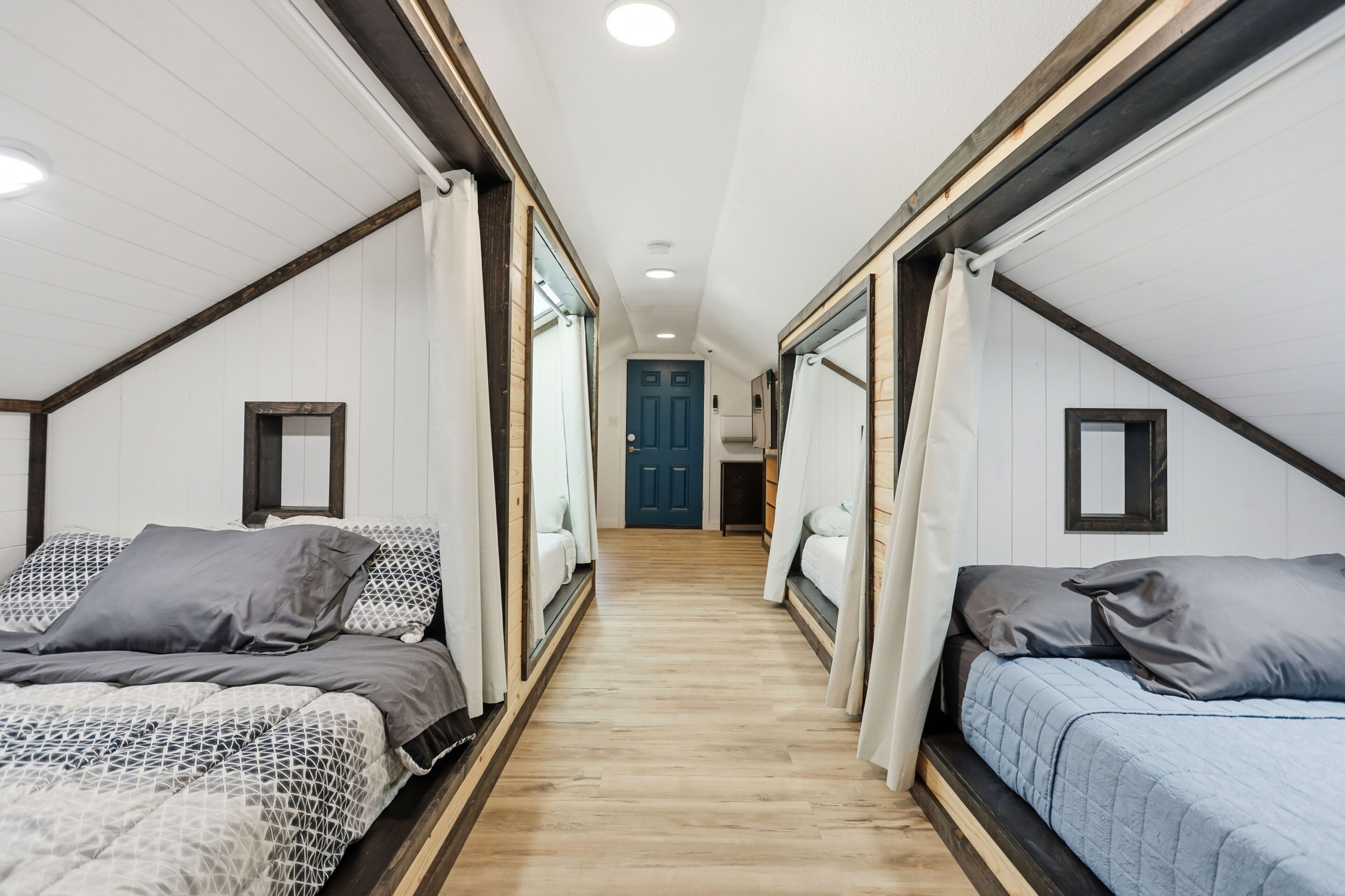 5 slaapkamers, een strijkplank/strijkijzer, gratis wifi, beddengoed