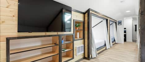 5 habitaciones, tabla de planchar con plancha y wifi gratis