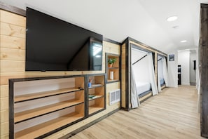 5 habitaciones, tabla de planchar con plancha y wifi gratis 