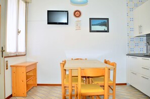Appartement, 2 chambres, vue jardin | Salle à manger