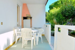 Apartment, 2 Bedrooms, Garden View | Balcony