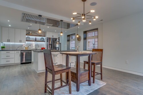 Modern Condo in the Heart of D.C