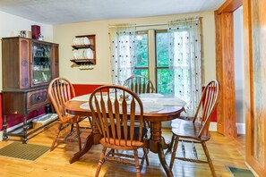 Dining - Canandaigua Getaway w/ Deck & Sunroom! (Canandaigua)