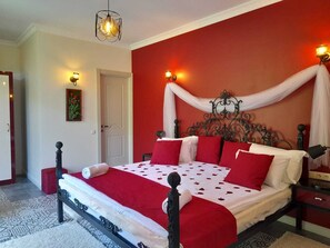 12 bedrooms, iron/ironing board, free WiFi, bed sheets