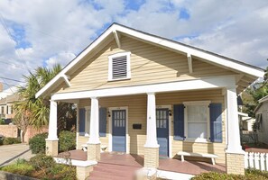 Exterior - Biloxi Bungalow - Heart of Biloxi - Beach, Casinos and more! (Biloxi)
